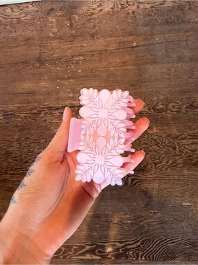 Pink Floral Hair Claw Clip - Decorative Women’s Hair Accessory